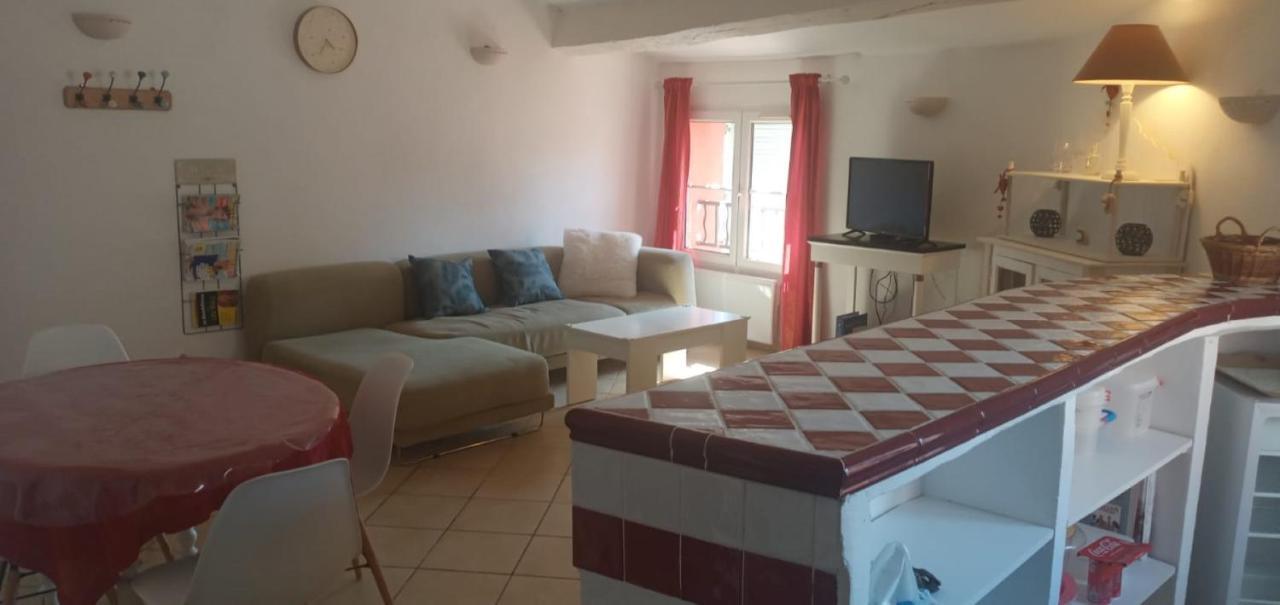 Duplex De Charme Avec Terrasse Au Coeur Du Village Lorgues Zewnętrze zdjęcie